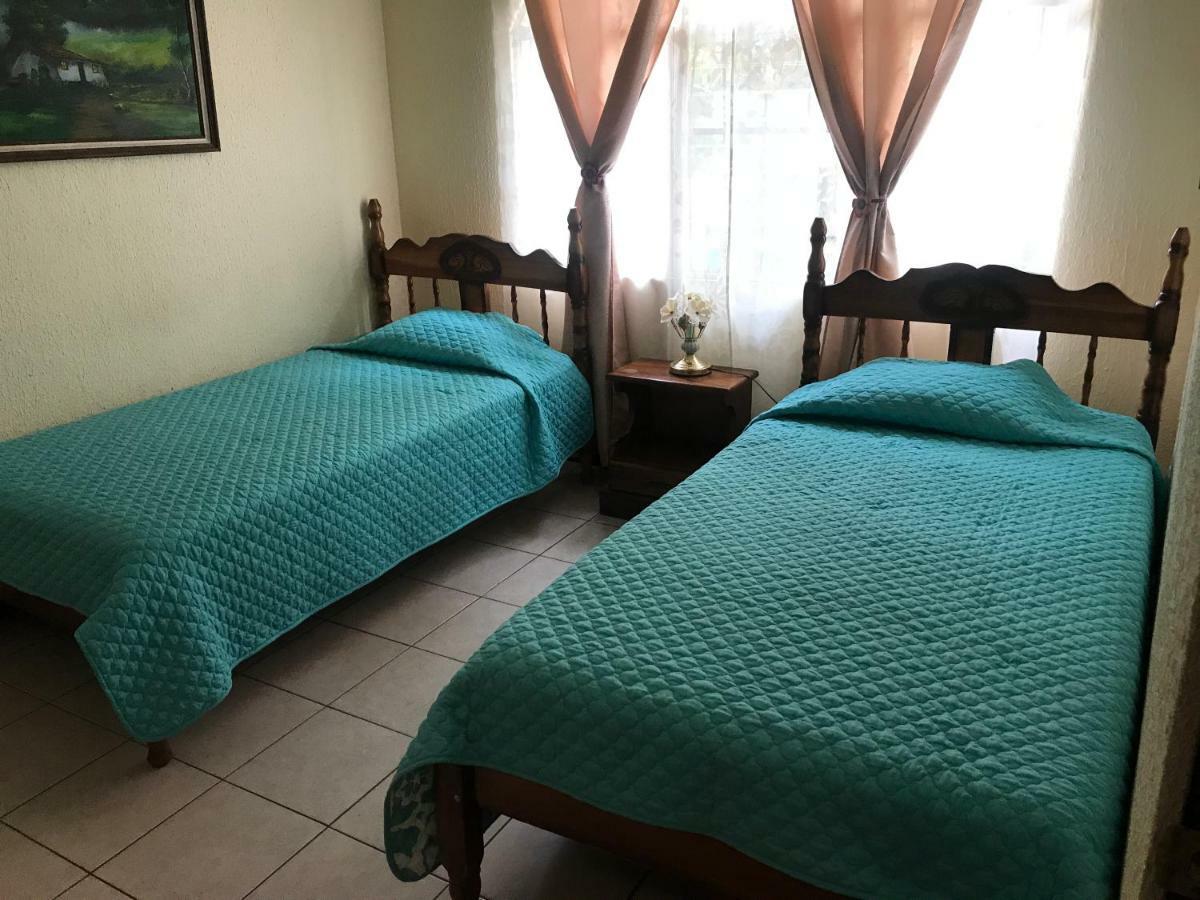 Casa Del Suizo Bed & Breakfast Desamparados  Exterior photo